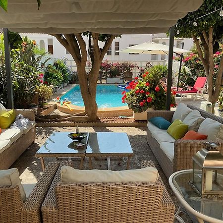 Large Villa Private Pool And Garden Near Beach Рокетас де Мар Екстериор снимка