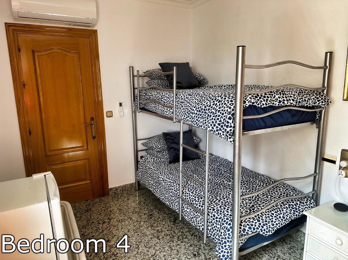 Large Villa Private Pool And Garden Near Beach Рокетас де Мар Екстериор снимка
